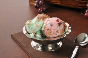 Dish-of-spumoni-ice-cream